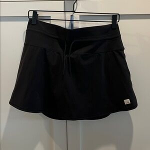 Vuori Daily Skirt
